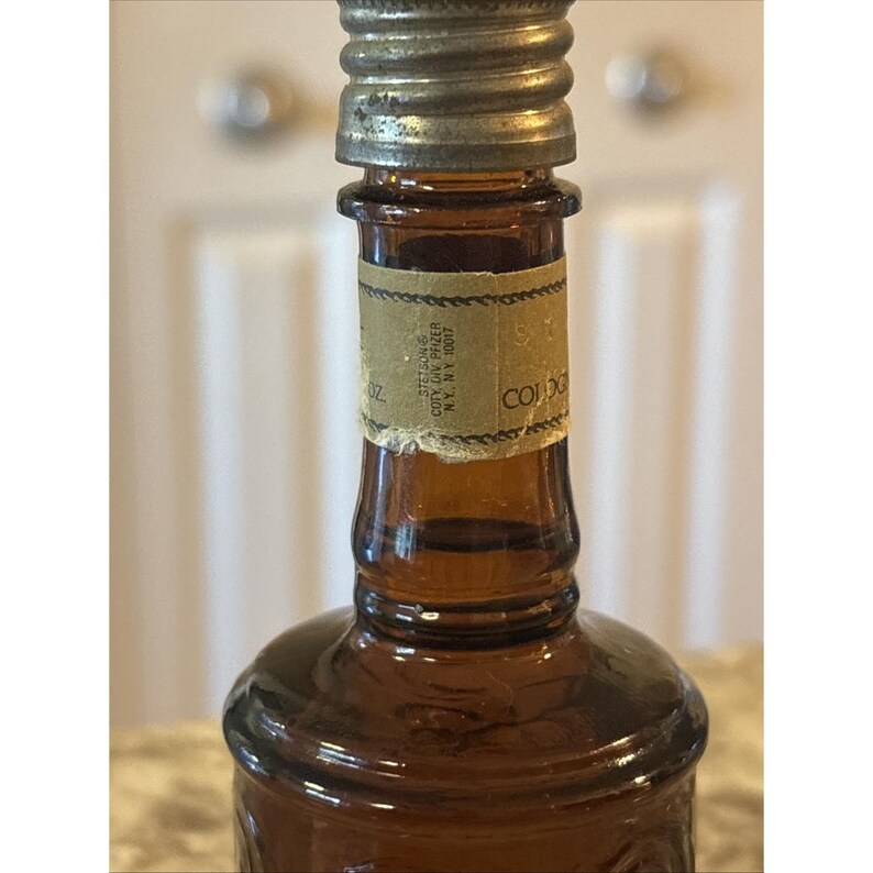 Vintage STETSON Cologne Amber Round Glass Bottle Metal Top 1.5 FL OZ 画像 4