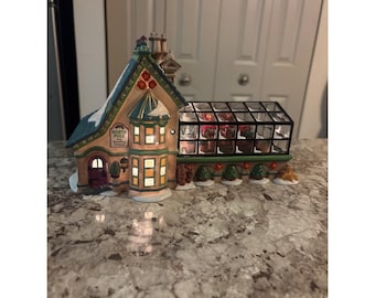 Department 56 North Pole Series Mrs. Claus Greenhouse #56395 Retired READ DESC