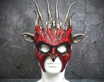Red Spiked Horned Demon Mask – Gothic Fantasy Masquerade Halloween Costume