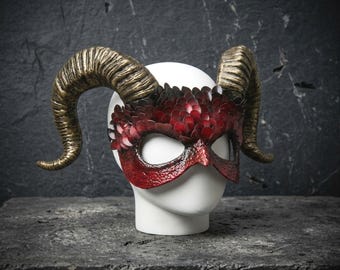 Red Devil Horned Masquerade Mask – Gold Krampus Ram Horns, Dragon Scales