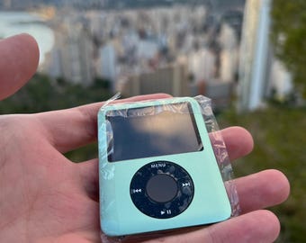 iPod mini 第2世代（改造済み） 初めての改造！このiPod mini 第2世代に128GBのカードを入れたんだ