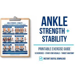 Può includere: Una guida agli esercizi stampabile intitolata Ankle Strength + Stability su una cartellina, che mostra 6 esercizi con immagini di inizio/fine e diagrammi anatomici. Il testo include Ankle Strength + Stability, Printable Exercise Guide, 6 Exercises, Start/End Visuals, Target Anatomy e Instant Digital Download.