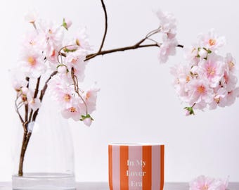 Taza "In My Lover Era" / Regalo de San Valentín / Taza inspirada en Swiftie / Regalo de Galentine para tu mejor amiga / Taza de rayas rosas