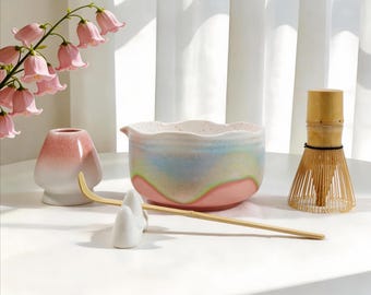 Juego de cuencos de matcha arcoíris pastel hechos a mano, chawan de cerámica con borde festoneado, batidor y cuchara de bambú, regalo para la ceremonia del té japonés para los amantes del té.