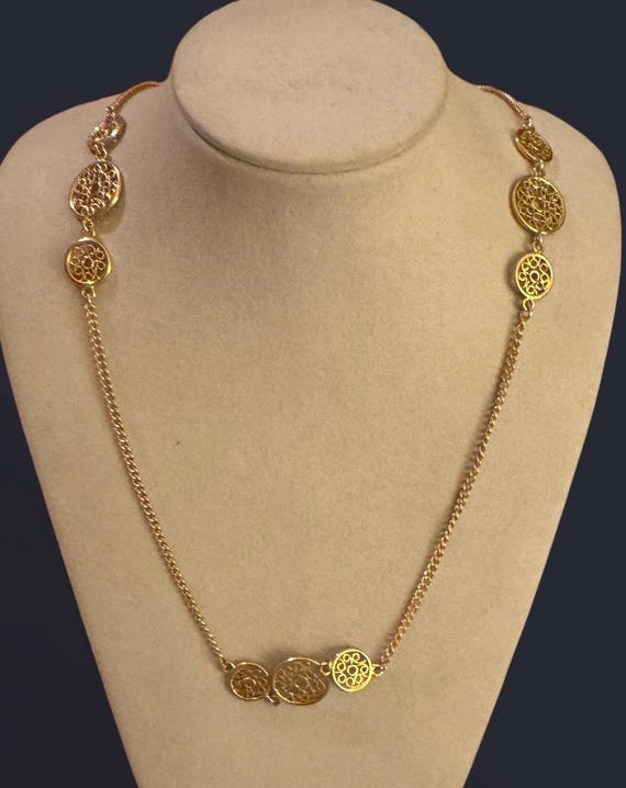 Signed Avon Filigree Station Necklace Vintage Gold Tone Medallion Curb Chain 1970s Boho Chic Layering Retro Designer Boutique Gift View 3