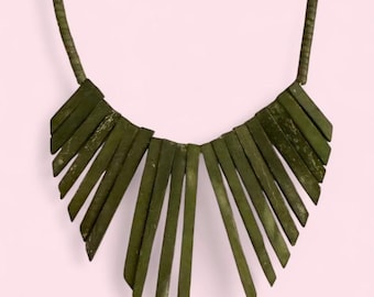 Vintage Jadeite Spike Necklace Dark Green Nephrite Fringe Choker MCM Tribal Brutalist Stone Jewelry Hand Carved Artisan Boutique Gift