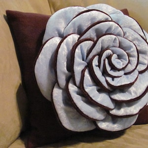 VICTORIA ROSE Flower Pillow Rose Pattern Felt Rose with 2 Bonus Pillow Covers Tutorial PDF ePattern How To