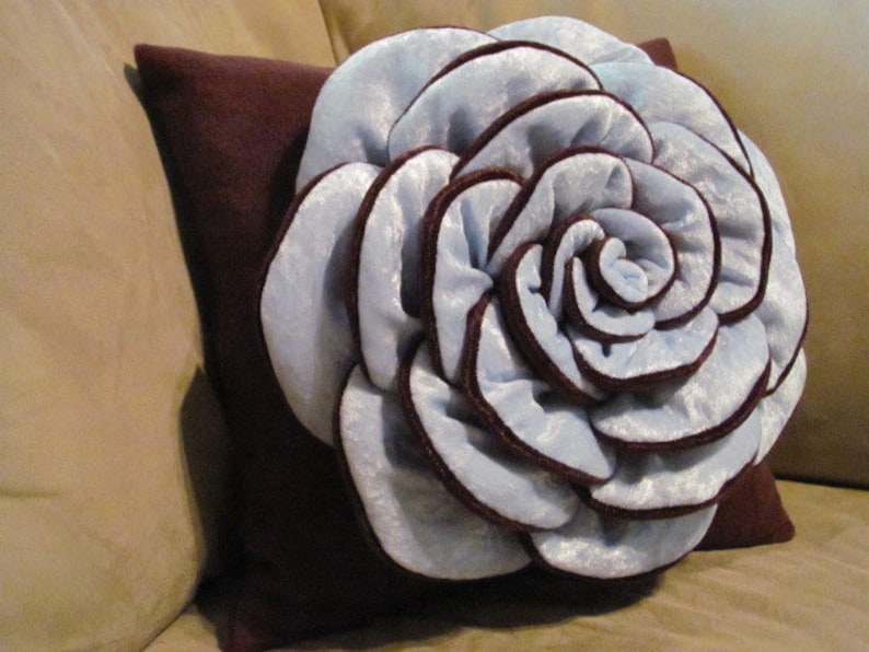 VICTORIA ROSE Flower Pillow Rose Pattern Felt Rose with 2 Bonus Pillow Covers Tutorial PDF ePattern How To image 1