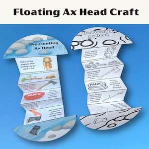Op de afbeelding: Twee accordeon gevouwen papieren knutselwerkjes getiteld The Floating Ax Head. Eén versie is ingekleurd met illustraties van blauw water en stenen, terwijl de andere een zwart-wit lijntekening is. Beide bevatten opeenvolgende panelen met tekst en illustraties van een bijl, een boom en een persoon.