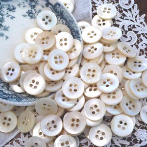 Vintage Mother of Pearl Buttons: Wide Rim White Cream Shell, 14mm (15ct/25ct) A4