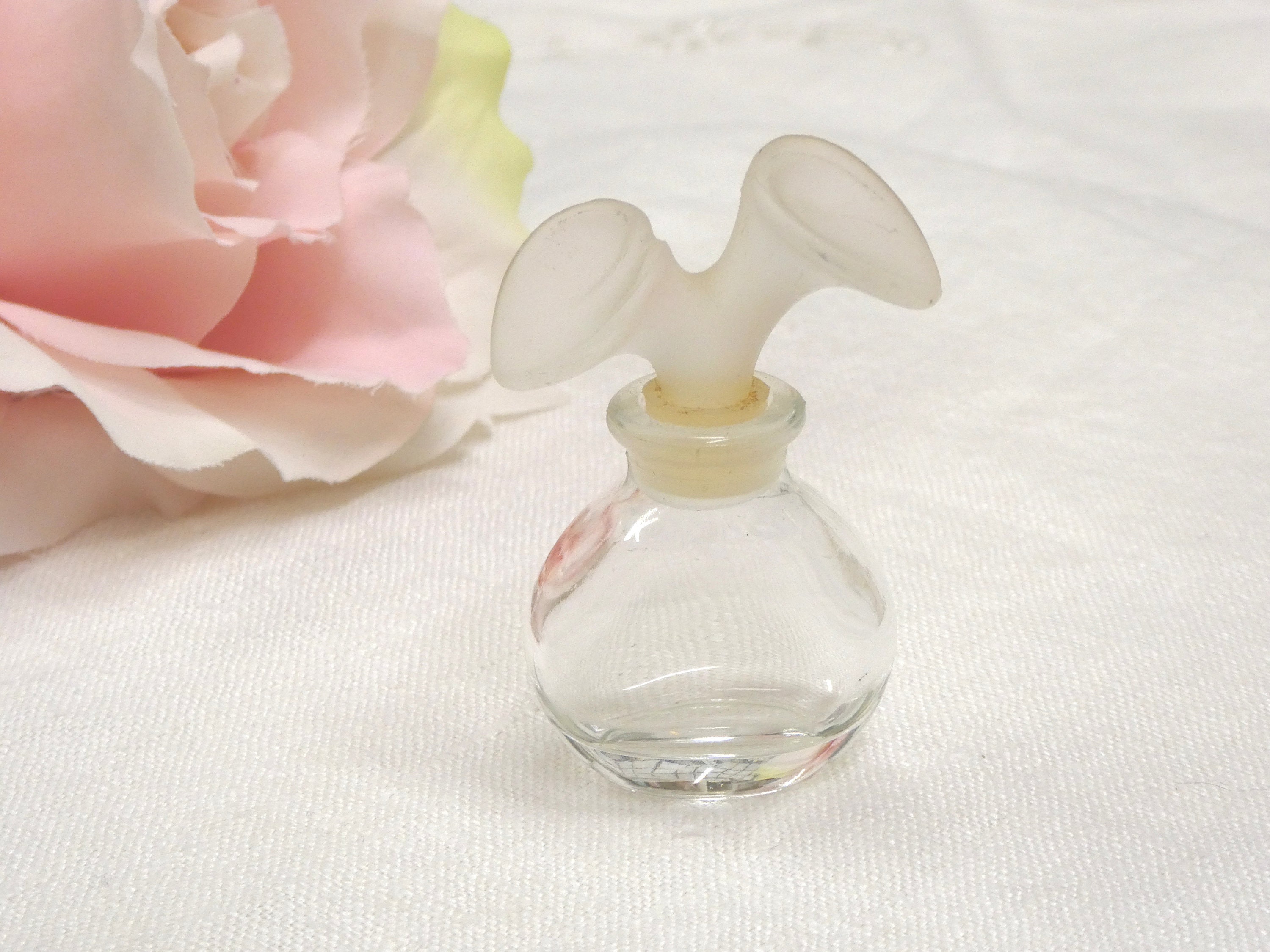 chloe perfume flower bottle