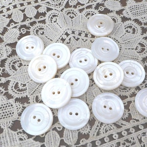 6 Vintage Mother of Pearl Buttons: 21mm Concentric Circle Shell Buttons