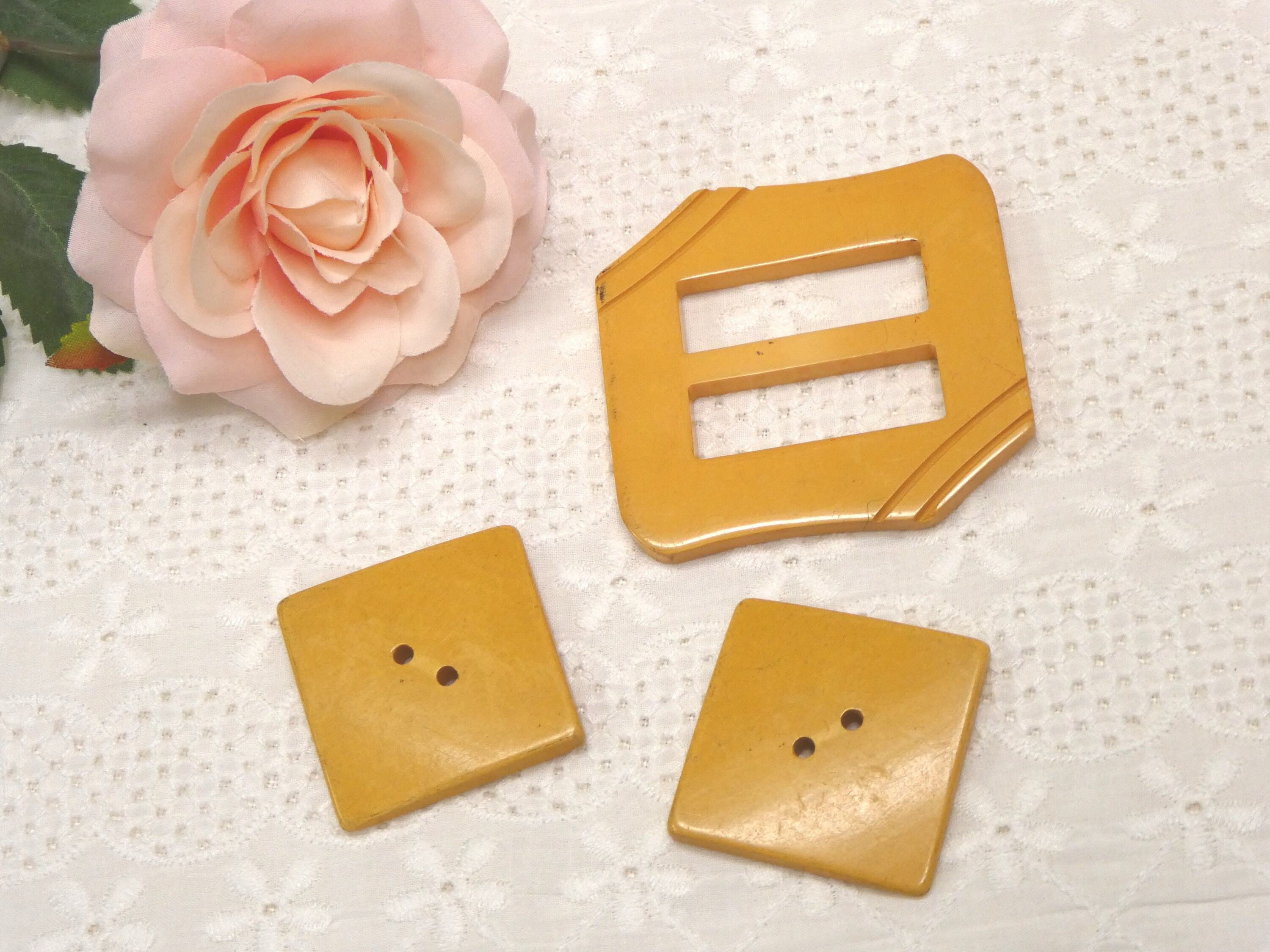 Butterscotch Bakelite Buckle - Etsy display picture 2