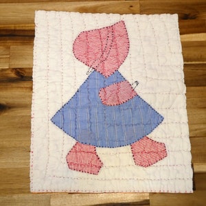 Vintage SunBonnet Sue Quilt Block 11.5&quot;x14&quot;  1940s Sun Bonnet Girl Floursack Hand Quilted Appliqued Old Quilt Piece to Repurpose