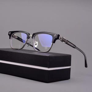 Lekkie oprawki okularów z czystego tytanu, unisexowe okulary w stylu vintage dla mężczyzn i kobiet, modne okulary 045