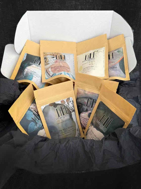 Specialty Coffee Gift Box Set of 8 Assortment (8x50g). Original Artwork & Classic Film Name on Each Bag.