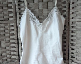 Vtg Maidenform Camisole White Lace Trim ILGWU Sz 36 Fits Modern M Dainty Bridal