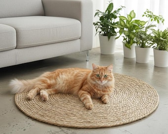 60cm Woven Cattail Cat Scratcher | Natural Round Scratching Mat & Pet Bed