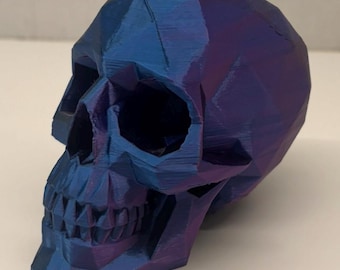 Geometric Skull Sculpture – Multicolor Low-Poly Decor for Desk, Shelf, or Halloween Display