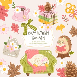 Puede incluir: Un conjunto de ilustraciones digitales que incluye una taza de té rosa, una pila de libros con una piña, un lazo a cuadros verde, un sobre con flores, un erizo leyendo sobre un tronco y un pato durmiendo en un sillón verde con el texto COZY AUTUMN BOOKISH.