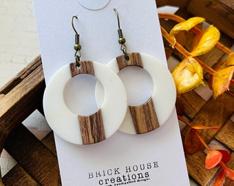 Round Cut Out Off White Resin + Wooden Earrings, Cream wood resin, white wood resin