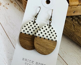 Black and White Polka Dot Resin + Wooden Earrings, Black and white earrings, wood resin, resin and wood