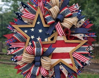 Corona de estrellas patrióticas de madera de 2 capas, decoración para puerta del 4 de julio, corona de cinta de arpillera roja, blanca y azul, decoración para puerta principal con la bandera estadounidense