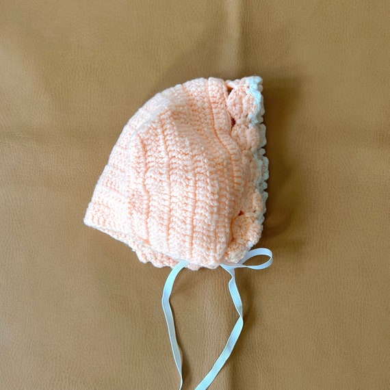 Vintage Crochet Handmade Baby Bonnet—Peach and Wh… - image 4