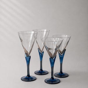Set di 4 bicchieri da Martini Luigi Bormioli – Stelo blu, cristallo italiano, Made in Italy