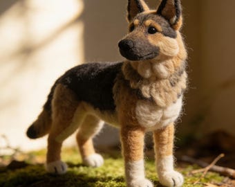 Pastore tedesco in feltro ad ago, statuetta di cane in lana fatta a mano, scultura di animale in feltro realistica, regalo per amanti dei pastori tedeschi, decorazione per la casa per chi ama i cani