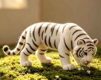 Needle Felted White Tiger Plush, Handmade Wool Tiger Figurine, Cute Jungle Animal Decor, Realistic Tiger Sculpture, Safari Nursery Gift