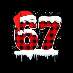 Puede incluir: Gráfico festivo con el número 67 en un patrón de cuadros rojos y negros, adornado con un gorro de Papá Noel y detalles de nieve. Los copos de nieve están dispersos alrededor de los números sobre un fondo negro, creando un tema navideño.