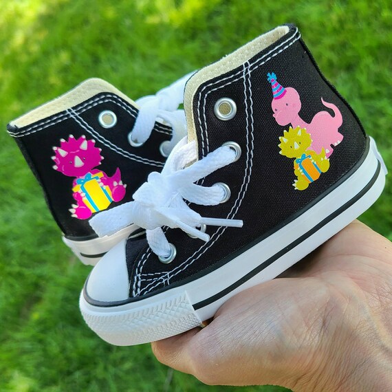 custom color converse