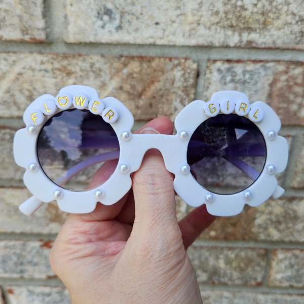 Personalized Flower girl Sunglasses, Sun Glasses With  Pearls, White Flower Daisy Sunglasses for Girls, Ages 2-9, Name Sunglasses