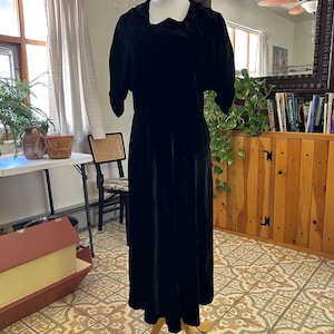 Antique 30s Black Silk Crush Velvet Long Dress M Ruch Sleeve Film Noir Goth