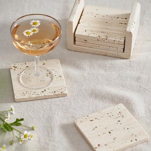 Handgefertigte Travertin-Untersetzer - Naturstein-Getränkeuntersetzer (6er-Set)