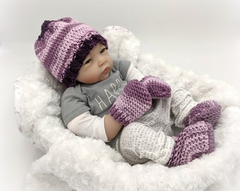Knit 0-3mth Baby Booties Beanie Hat Infant Mittens in Purple, Purple Baby Hat, Purple Baby Mittens, Purple Baby Shoes, Purple Baby Socks