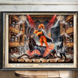 Puede incluir: Impresión artística enmarcada que presenta una escena teatral con perros. La obra de arte muestra una actuación musical de afganos, con un antílope sable con tutú. El texto en la parte inferior dice: "THE ONYX CABARET HALL" y "AFGHAN HOUND CHICAGO MUSICAL & TUTU ANTELOPE".