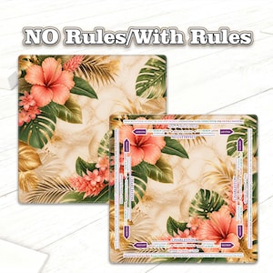 K&ouml;nnte beinhalten: Zwei quadratische dekorative Fliesen mit tropischem Blumendesign. Die Fliesen zeigen pfirsichfarbene Hibiskusbl&uuml;ten, gr&uuml;ne Monstera-Bl&auml;tter und goldene Palmfarnwedel vor einem Marmorhintergrund. Eine Fliese hat den Text "CHARLESTON". Der Text "NO Rules/With Rules" steht oben.