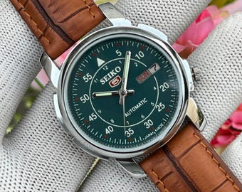 Vintage Seiko 5 Mechanical Automatic Stainless Steel Green Dial 7009 Movement  Japan Made Wristwatch