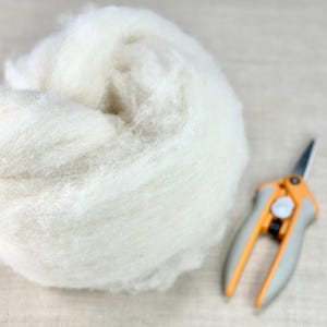 100% Wool Stuffing: Soft Plush Craft Filling (40gr)