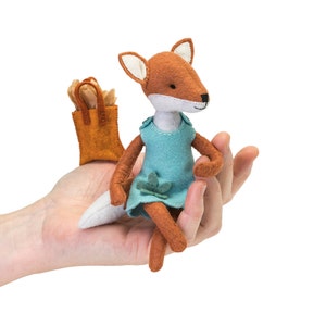 Charlotte fox kit, Felt Animal Craft Kit Fox Sewing Kit hand-sewing, fox ornament, beginner sewing kit, DIY sewing, fantastic fox image 1