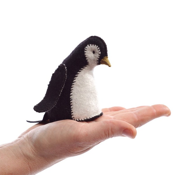 Penguin Kit, Felt Animal Craft Kit, DIY sewing kit, penguin holiday ornament kit, baby penguin, plush penguin, beginner sewing kit