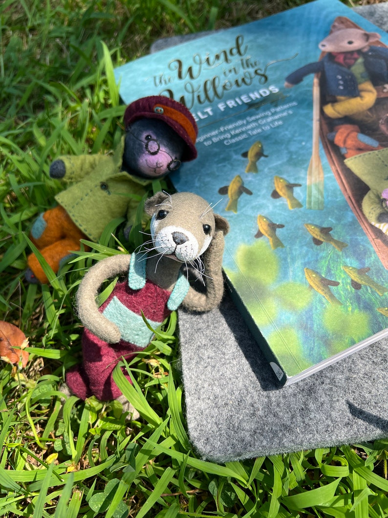 Make Otter From Wind in the Willows Felt Friends - Etsy Canada