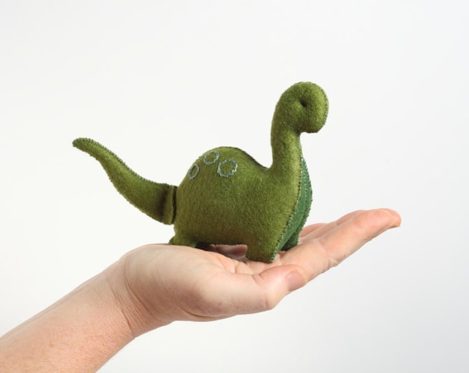 Brontosaurus PDF Pattern, DIY dinosaur pattern, dinosaur sewing pattern, felt dinosaur, plush dino, DIY brontosaurus, felt brontosaurus