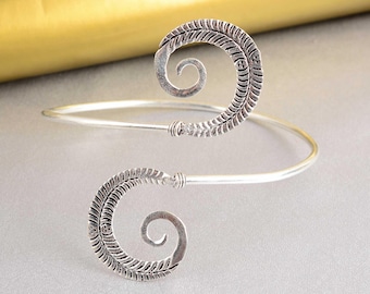 Bracelete Espiral Folha de Prata: Bracelete de Braço em Latão, Joia Artesanal