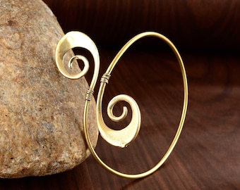 Bracelet feuille d'or : jonc spirale en laiton, design ouvert