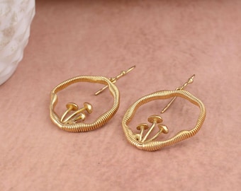 Pendientes de hongo de latón Joyería de hongos Cottager