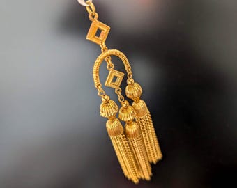 Vintage Crown Trifari: 3 Tassel Pendant with Chain Fringe for Necklace Large Gold Tone