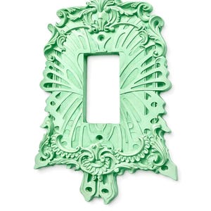 Cubierta de interruptor de luz con mariposa ornamentada – Decoración victoriana gótica verde jade para el hogar